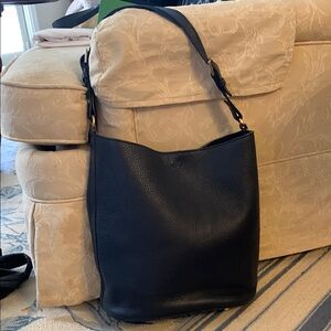 Gigi New York Navy Blue Leather Shoulder Bucket Bag EUC